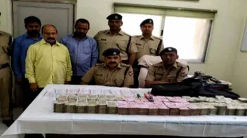 ରାଉରକେଲା ରେଳଷ୍ଟେସନରୁ ୨ କୋଟି ୨୩ ଲକ୍ଷ ଟଙ୍କା ଜବତ, ୩ ଗିରଫ