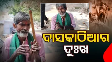 This elderly man’s fighting spirit to earn for his living is inspirational