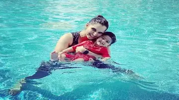 ଲକ୍‌ଡାଉନ୍‌ରେ ଶୋଏବ୍ ପାକିସ୍ତାନରେ ସାନିଆ ଭାରତରେ: :କୁନି ପୁଅକୁ ନେଇ ଚିନ୍ତାରେ ଟେନିସ୍‌ ଷ୍ଟାର୍