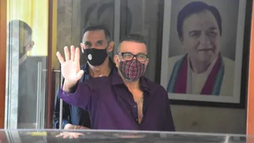 ସୁସ୍ଥ ହୋଇ ଘରକୁ ଫେରିଲେ ସଞ୍ଜୟ ଦତ୍ତ