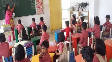 ଛାତ୍ରଛାତ୍ରୀଙ୍କ ୩ ମାସର ଫି’ ଛାଡ କଲା ଏହି ସ୍କୁଲ୍‌