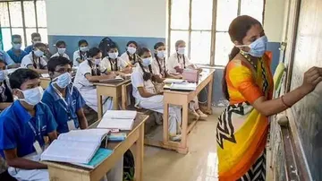 ଦିନକୁ ୨ଟି କ୍ଲାସ୍‌ ନେବେ ପ୍ରଧାନଶିକ୍ଷକ