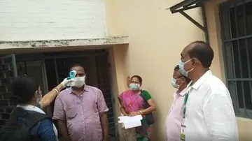 ଏଣିକି ଘରେ ଘରେ ଆରମ୍ଭ ହେଲା ଥର୍ମାଲ୍ ସ୍କ୍ରିନିଂ