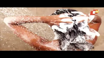 Dandruff: Causes, Symptoms and Treatments