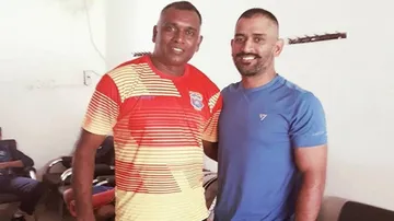 ସେଲ୍‌ଫି ନେଲା ଜୀବନ, ଘାଟିରୁ ଖସି ପଡ଼ିଲେ କ୍ରିକେଟର୍