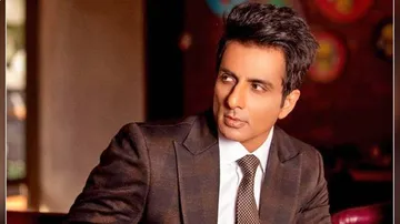 ସୋନୁଙ୍କ ବର୍ଥ ଡେ ଉଇସ୍,’ହସପିଟାଲରେ ୧୦୦୦ ବେଡ୍ ଓ ଛାତ୍ରଙ୍କୁ ବୃତ୍ତି ମିଳିବା ଦରକାର’