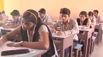 +୨ ସେଣ୍ଟର ଫିକ୍ସିଂ ଅଭିଯୋଗକୁ ନେଇ ବର୍ଷିଲେ ଅଭିଭାବକ ସଂଘ