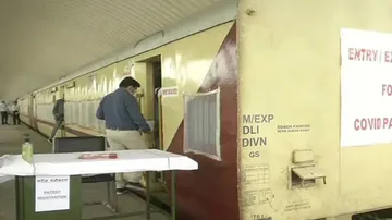 ଟ୍ରେନ୍‌ରେ ଖୋଲିଲା କୋଭିଡ୍ ହସ୍ପିଟାଲ