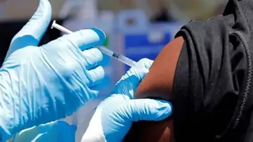 ୩୦ ବର୍ଷୀୟ ବ୍ୟକ୍ତିଙ୍କୁ ଦିଆଗଲା କରୋନା ଭ୍ୟାକସିନର ପ୍ରଥମ ଡୋଜ୍