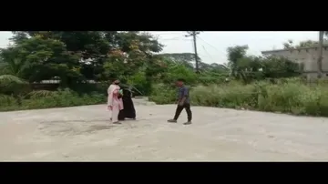 ନ୍ୟାୟ ନପାଇବାରୁ ଥାନା ଆଗରେ ମହିଳାଙ୍କ ଆତ୍ମହତ୍ୟା ଉଦ୍ୟମ