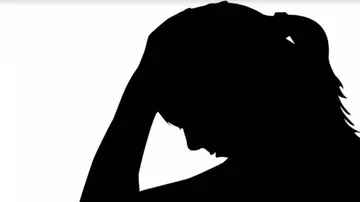 ମୁଁ ତାଙ୍କ ସ୍ତ୍ରୀ : ପ୍ରେମିକର ଘର ଆଗରେ ପ୍ରେମିକାର ଧାରଣା