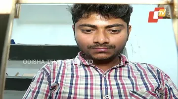 ବୁଣାକାରଙ୍କ ହାତରେ ଜୀବନ ହୋଇ ଉଠୁଛି କାଠ ଟୁକୁରା