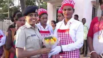 ଏସ୍‌ପି ସାରା ଶର୍ମାଙ୍କ ନିଆରା ଉଦ୍ୟମ , କିନ୍ନରଙ୍କୁ କରାଇଲେ ସ୍ୱାବଲମ୍ୱୀ