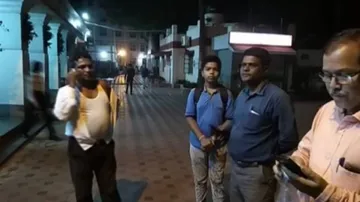 ଏଲ୍‌ଆଇସି ଏଜେଣ୍ଟଙ୍କୁ ମରଣାନ୍ତକ ଆକ୍ରମଣ