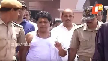 କୋର୍ଟରେ ହାଜର୍‌ ହେଲେ ସାରଥି