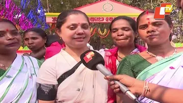 Writer’s Dream Comes True: Jahnavi Mishra Meets President Droupadi Murmu & Gifts Her Books