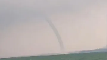 Giant whirlwind over Chilika sparks panic among visitors and fishermen