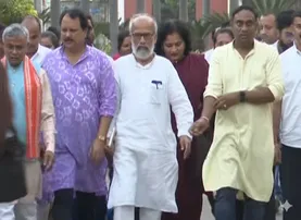 Balasore MP Pratap Sarangi visits gangrape victim at hospital in Durgapur