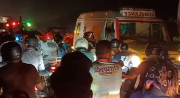 Roads choked, market packed: Diwali firecracker rush triggers major traffic jam in Jatani