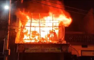 Massive fire engulfs cloth shop in Odisha’s Gunupur; four rescued