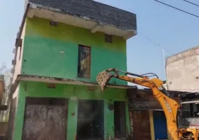 Massive eviction drive begins to end Bargarh’s waterlogging woes