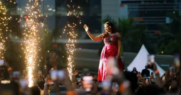 Cuttack Bali Yatra turns chaotic, two fall unconscious during Shreya Ghoshal’s concert