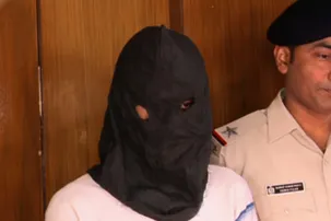 400 grams brown sugar worth 40 lakh seized