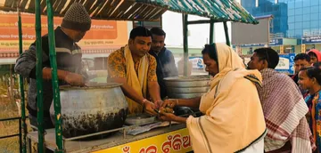 Bargarh farmer runs Rs 1 breakfast stall