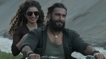 Dhurandhar: Ranveer Singh FINALLY breaks silence on romancing 20-years-younger Sara Arjun, ‘You make me look better’