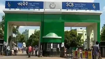 Staff ‘misbehaves’ with woman patient in Cuttack SCB hospital ICU, arrested