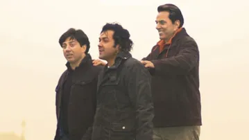 Apne 2 shelved! Anil Sharma recalls Dharmendra’s final moments with a heavy heart