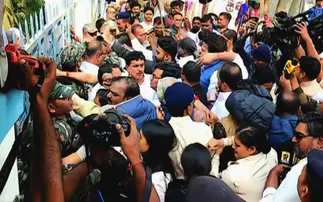 Congress workers stage protest outside Bhubaneswar TPCODL office over security deposit, smart meters