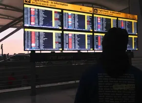 200 flights delayed, 118 cancelled as dense fog hits Delhi; AAI issues advisory