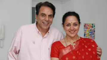 Hema Malini opens up on Dharmendra’s final days: ‘I, Esha, Ahana, Sunny, Bobby were all together’