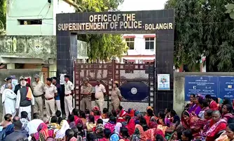 Irate locals gharao police station after sarpanch picked up by cops in Odisha
