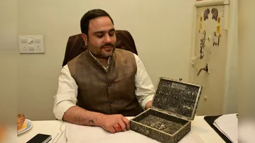 Jaipur man beats Ambanis! Creates ₹25 lakh wedding card for daughter