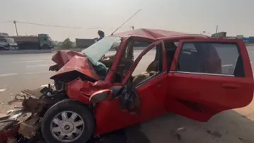 Car rams into truck in Bhadrak