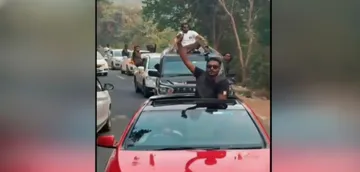 Reckless car stunts on Hirakud Dyke road, two vehicles seized, drivers detained by Burla Police