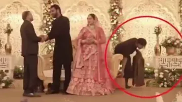 Wedding heist caught on cam: Man lifts ₹4 lakh jewellery bag from Jaipur stage, watch