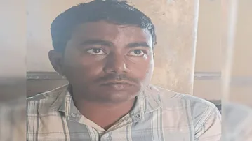 Odisha Revenue Inspector apprehended by Vigilance while accepting Rs 5,000 bribe