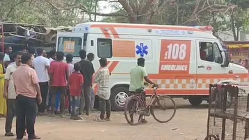 Woman data entry operator consumes phenyl, sets herself on fire in Odisha