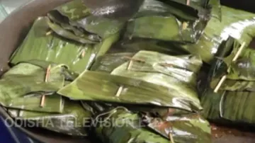 Here's how you can prepare delectable Chicken Patrapoda