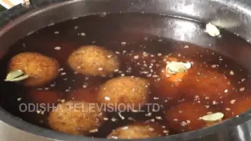 Poda Alu Gulab Jamun recipe that will brighten your mood