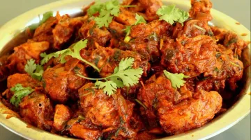 Kadhai Chicken- Try this popular Indian chicken dish for your next meal