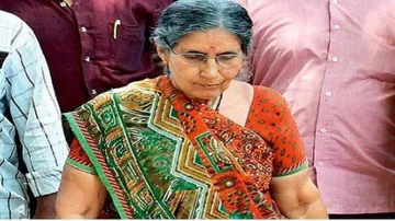 PM's wife Jashodaben injured, her relative killed in accident