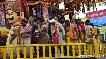 Rath Yatra: Gajapati Dibyasingha Deb performs 'Chhera Panhara'