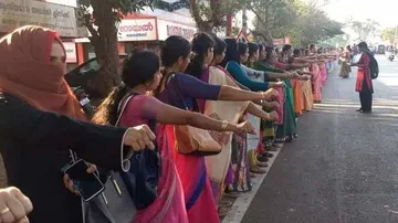 620 Km Human Chain Formed In Kerala Demanding Withdrawal Of CAA
