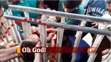 Kid’s Head Gets Stuck In Barricade At Puri Srimandir