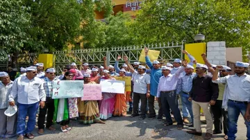 AAP takes EVM protest to Election Commission