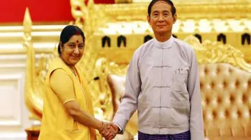 India, Myanmar discuss bilateral issues, sign seven agreements